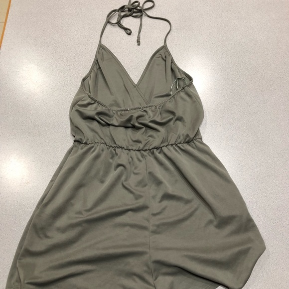 Army green halter romper - Picture 3 of 4